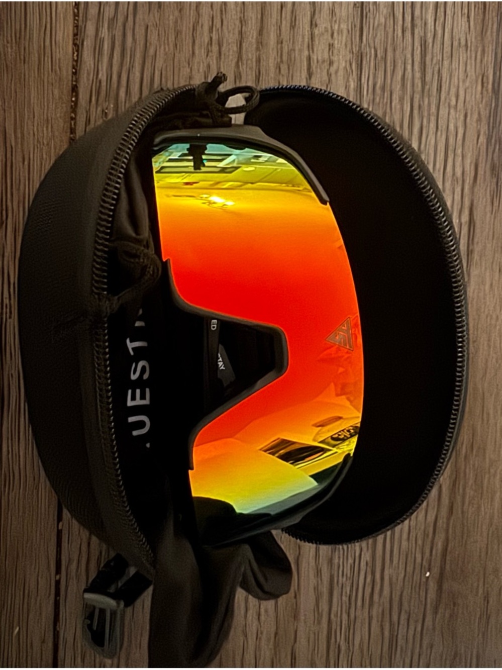 Red Mirrored VR/AR Goggle Lens Accessory
